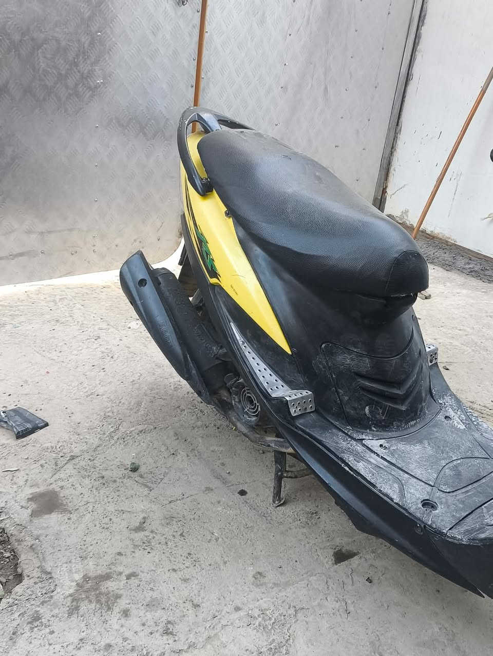 سلام عليكم 
درجة ماكس عدله 
مكينه 55رياضي 
درجة مرتبه حلوه مال العب مو دلفري 
كابريتر جديد
باتري جديد 
دبل جديد 
درجه مابيه نقص كلشي نضيفه 
مثل ما موضح بل صور فديو 
مكاني بغداد الدوره شارع زيتون شارع 25
رقمي واتساب ***********
غير متواجد فيس راسلني واتساب تدالل
