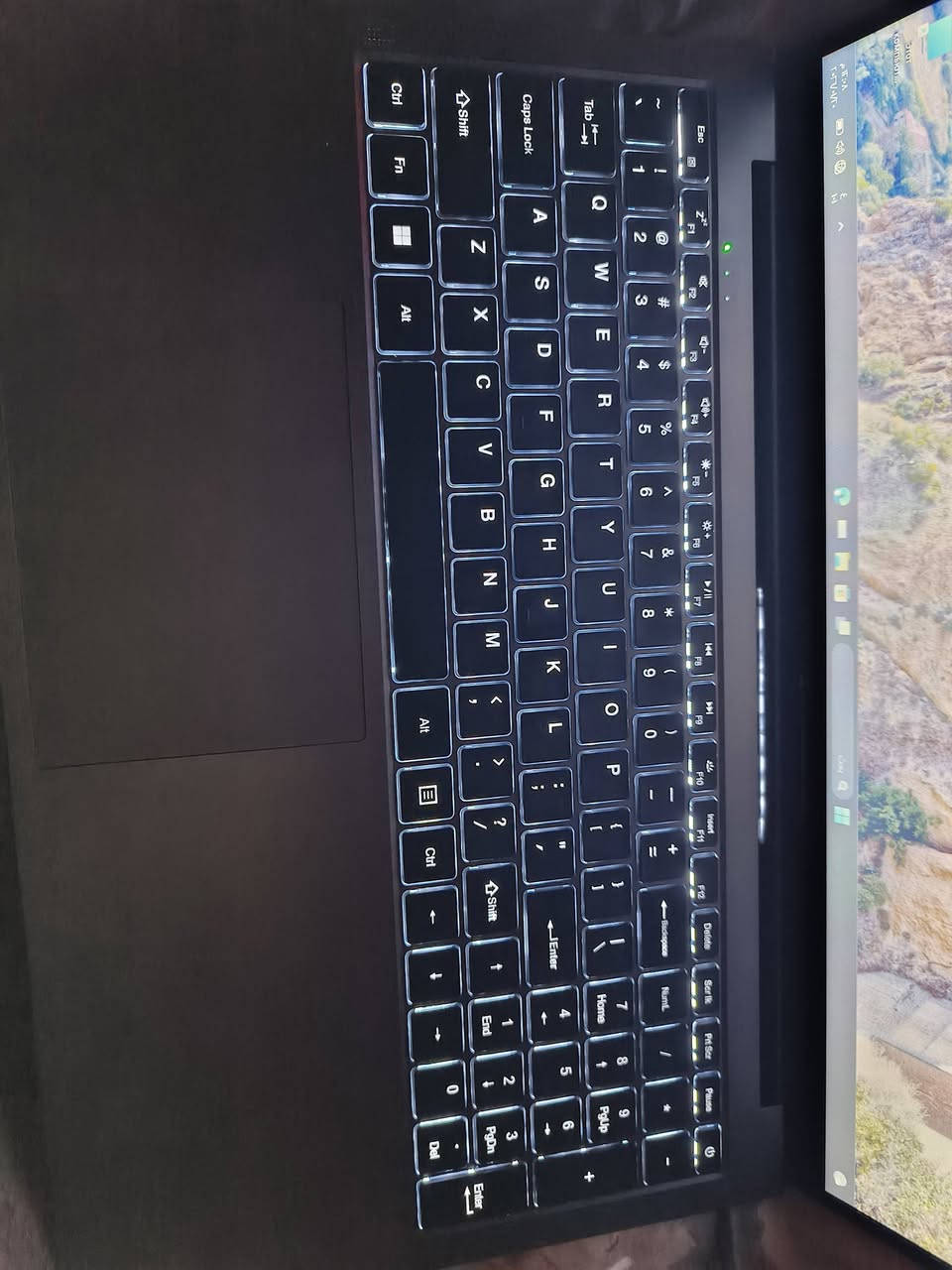 سلام عليكم حاسبه تيكلاست للبيع ذاكره 16 مثل ما وضح بل صوره تفاصيل +شاشه حجم كبير كامره اماميه كيبورت انكليزي +ومعربه كامل +نضام اندر ويد كل ططبيقات تنزل وصير مال دراسه السعر خاص مكاني بغداد قرب مجمع بسمايه السكني  رقم الهاتف *********** واتساب
