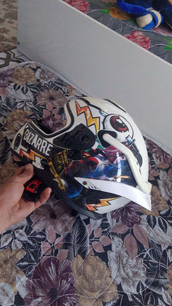 ***********. خوذه للبيع 25 فيها مجال مكان بصره حكيميه 👍🏻📞
