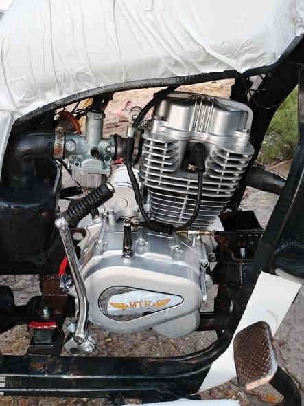 للبيع موديل15تعمير25 مكينه مفتوحه
السعر 1450 وبيه حك الجيه مكاني سوك الشيوخ 
ستوته نضيفه 
مستعجل علا بعته رقم ***********
مو شراي لا تراسل
