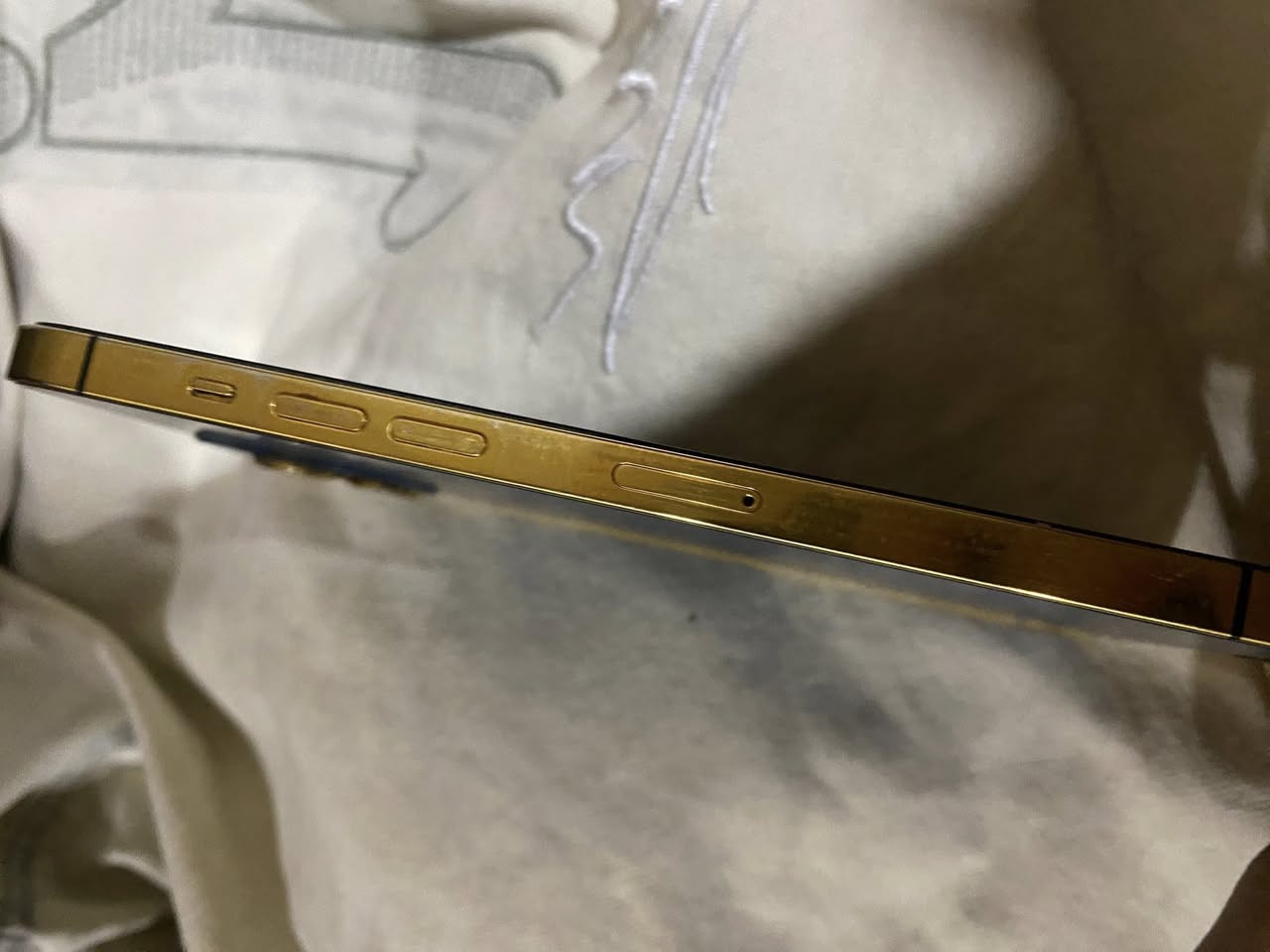 ايفون 12 برو ماكس طلاء ذهب
استعمال قليل جهاز نضيف كلشي ممبدل بي شرط الفحص
وتر بروڤ
السعر 500 وبي مجال
***********
