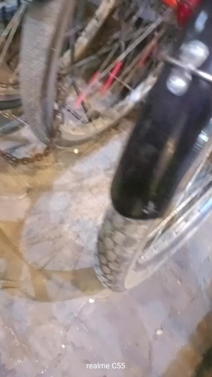 بايسكل للبيع حجم 28 السعر 100 رقم ***********
