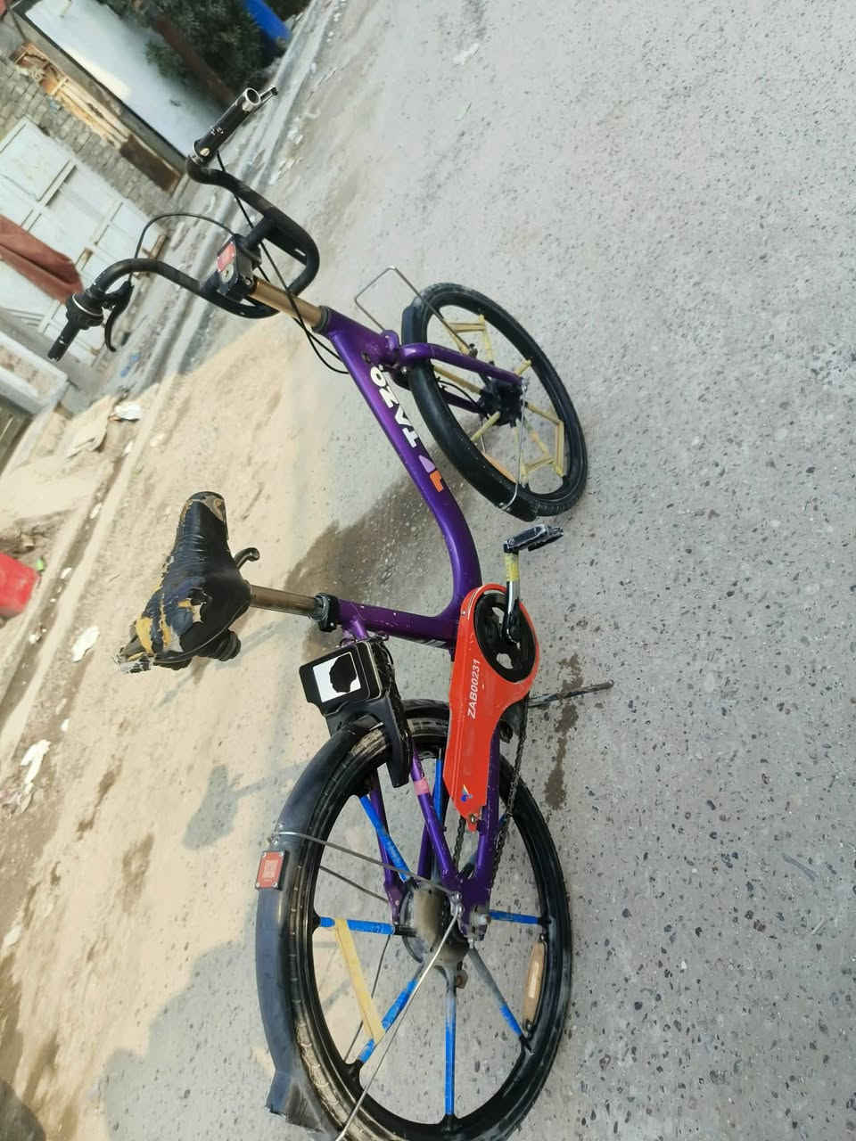 بايسكل اصلي كوري ابي مال شركة توصية خاصة البايسكل ما مبدل بي شي ابد ولا داخل مصلح مع كشن هدية+السلة مالتة موجودة البايسكل نظيف جداً السعر 55الف وبي مجال للاستفسار مراسلتي او الاتصال على الرقم /***********
