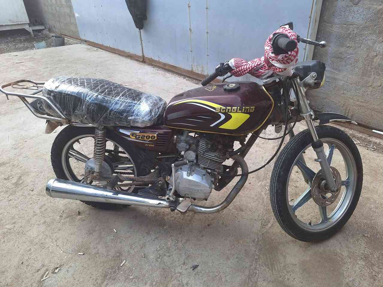 سلام عليكم دراجه ٥كير شغاله حالين اروح بيه واجي بس المسننه مال الزنجيل تفلت سنون مالته ضعيفه وتفلت اول متحرك بعدين تستقر السعر ٢٢٥الف وبيه مجال ..ملاحضه ابيع عل الحطه لا اشاير لا لايت*********** بي ويتساب
