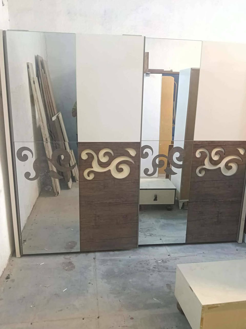 غرفة نوم مستعملة🇹🇷
 نضافة 90 ٪💯فول نضافه
عدد القطع /7
نضام / سلايت💢
سعرها /400قفل💸
شد ونقل داخل بغداد مجاني🚛
يوجود توصيل محافضات 🚛


**إذا كنت صاحب هذا الإعلان وتريد حذفه لأي سبب، رجاءا أرسل رسالة إلى الدعم الفني**