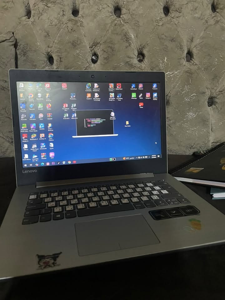 السلام عليكم 
الموصفات /
لابتوب للبيت نوعو Lenovo IdeaPad 320-14IKB
نظام التشغيل Windows 10 Pro 64-bit
المعالج Intel Core i4-7100U @ 2.40GHz￼
الرام 4GB
كرت الشاشة Intel HD Graphics 620
الذاكرة 256GB ssd

يستتخدم/
مُناسب لدراسة 
و التصفح على الإنترنت 
و العمل على برامج Microsoft Office 
و البرمجة مثل  Python وPyCharm

السعر 140 الف  و قابل للتفاوض 
مكاني بالموصل الجانب الايسر
الرقم للتواصل  ***********‬ و يوجد واتساب
