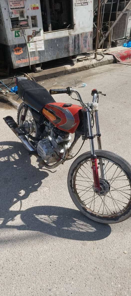 سلام عليكم دراجة للبيع نامه أصلي أوراق اصولي سعر ٤٥٠بيه مجال مكاني ناصرية مركز
***********
