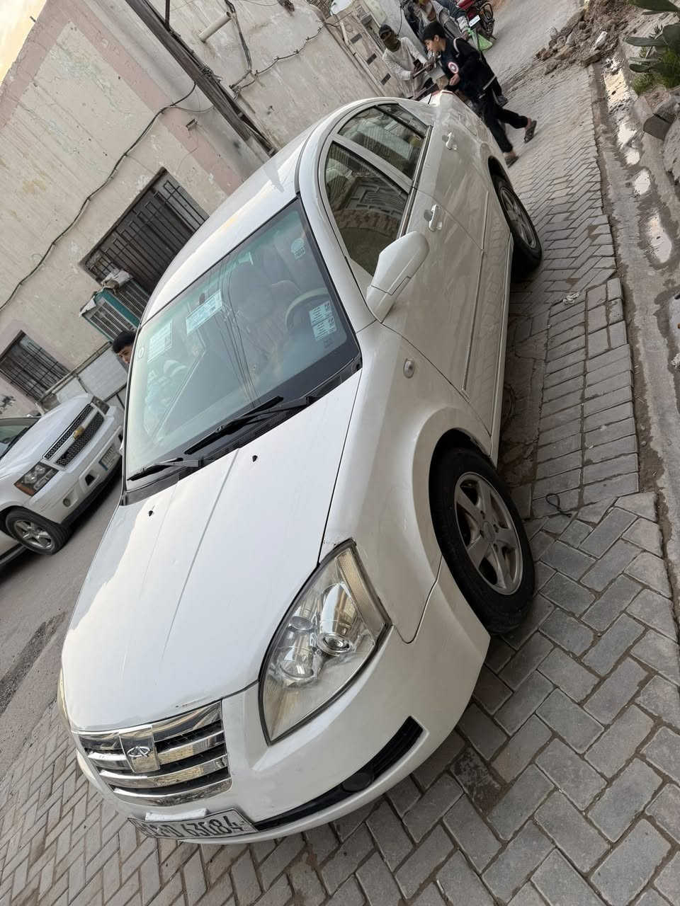 سلام عليكم اي فايف موديل ٢٠٠٩ بسمي السياره مصفره من كلشي بيه جاملغ السايق الامامي بارد وجاملغ وباب وره السايغ صبغ 
سياره خير من الله تجي تكلب بعينك وتشوف  نضيفه صدر خلفي امامي جديد تحويل ثاني يوم 
مكان بغداد / مدينه الصدر 
سعر ٤٢ وبيه مجال قليل حك الجيه
هاتف ***********
