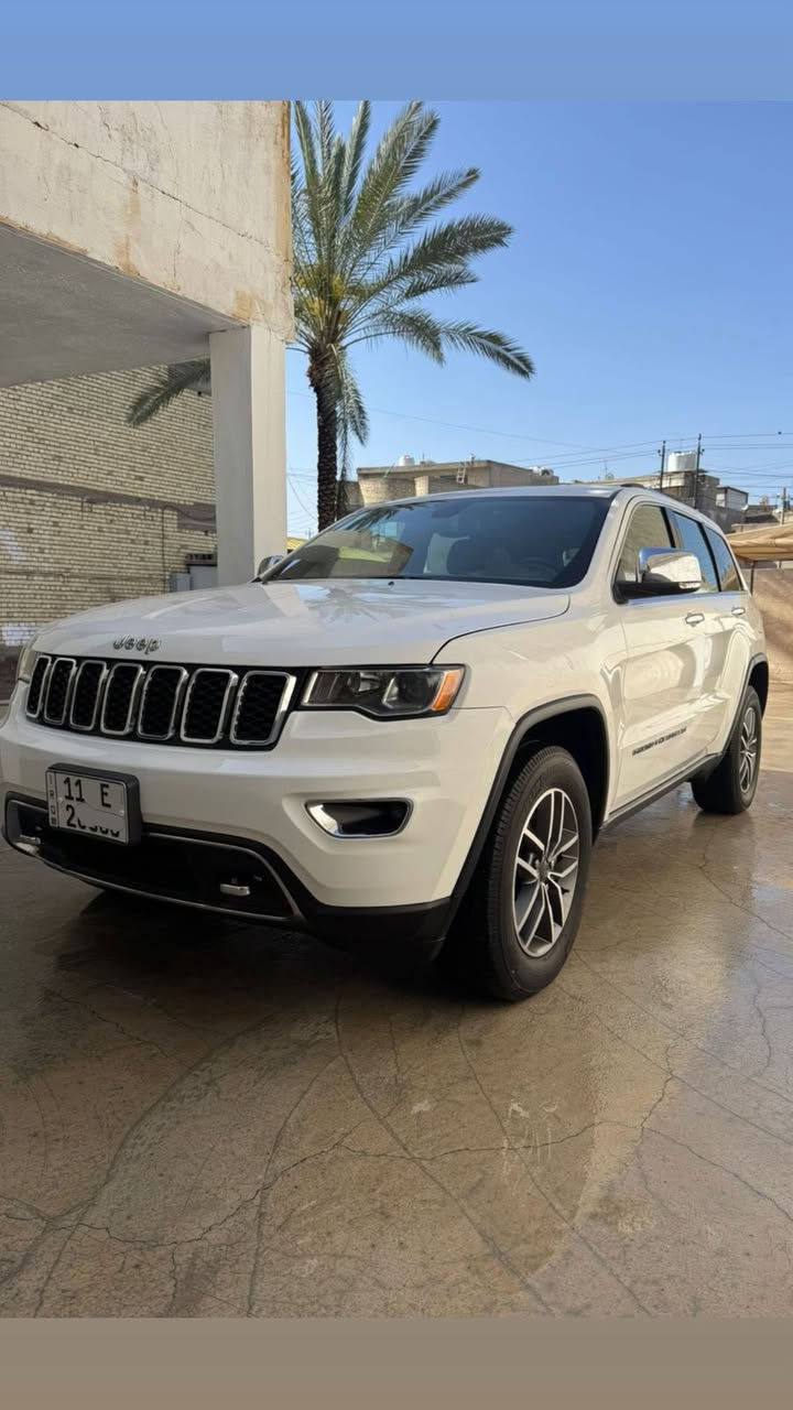 السلام عليكم
جيب شيروكي فئه لمتد فول

موديل 2022 رقم بغداد 

دفع رباعي 4x4 

حادث بسيط بارد بالبنيد 

وتبديل دعاميه الاماميه بدون تفرعات صورة الحادث مرفقه بالمنشور

مواصفات فول :

- بانوراما

- بصمه تشغيل وابواب وصندوق

- حساسات خلفية

- كاميرا خلفية

- مرايا متحسسه للضوء

- ⁠مرايا وسطيه اوتو تعتيم ذاتي

- تشغيل عن بعد

- هيتر بالمري

- اشاير بالمري

- حساس بالمري

- شاشة كاربلي كبيرة

- كشنات جلد

- جنطة كهرباء

- ⁠ذاكرة لحفظ المقاعد الامامية

- المقاعد الامامية تدفئة

- نقطة عمياء

- تدفئة ستيرن

- مانع انزلاق

- ماوس مع وضعيات القياده المختلفه للجبال والطرق الوعره والرمال والثلوج

- بريك خلفي اوتو

- نظام تحديد المسار

- نظام تشغيل واطفاء ذاتي لتقليل الوقود

- ⁠نظام سبورت

- ⁠تبريد قطعتين

- ⁠اطار قياس 18

- ⁠محدد سرعه

ممشه امريكا 5608mi

حالياً 22636 mi

هاتف📞 :‭0771 578 6055
