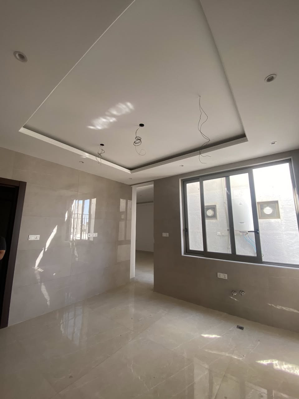 🏢 شقق VIP للإيجار – زيونة 714 🏢
✨ شقق زيرو بتشطيب فاخر ومواصفات مميزة

🔹 شقة 115 م²
▫️ 3 غرف نوم
▫️ سبالت جاهزة
▫️ مصعد حديث
💰 السعر: 900$ شهرياً

🔹 شقة 150 م²
▫️ غرفتين سويت
▫️ غرفة نوم إضافية
▫️ بلكونة في كل غرفة
▫️ سبالت جاهزة
▫️ مصعد حديث
✨ تصميم عصري ومساحات مريحة

📍 الموقع: زيونة – محلة 714

📞 للتواصل والاستفسار:
مهندس عبدالله فقط واتساب 
📱 ***********

توجد لدينا عروض اخرى
