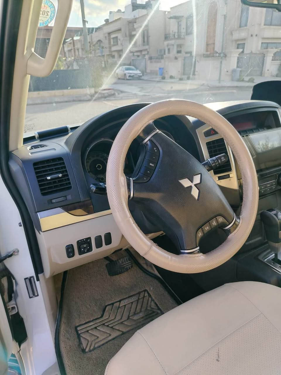 Pajero 2018 باجيرو 

  *********** موبايل 📲

ماشي ١٧٠ كيلومتر 

 💪🏻باجيرو ٢٠١٨ محرك ٣.٥ 
 
 بدون صبغ 

تحديد سرعة
 مرايا شفط
  سقف سلايد
  شاشة ايباد  
كامرة خلفية    

ارباك   ✔️ محرك ✔️  كير  ✔️ 
دبل اكسل  ✔️  

كل شي بشرط  و ما مفتوح و نظيف.👍🏻   

سنوي و رقم و هزة جديد
و سيارة باسمي  

***********  📲 أربيل, العراق
