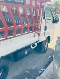 كيه مديل ٢٠١١ سنويه منتهيه صار ١٠ سنوات سياره بدون تحويل ماعرف صاحبها ...