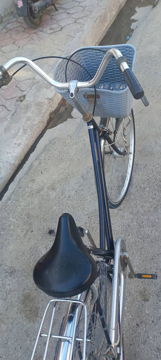 السلام عليكم
بايسكل للبيع حجم 27
 حساس دبل كلوب
ويالة مختومة 
 بدالة 
كامل مكمل لآخر حباية
 مكاني بعقوبة خلف المحافظة
 السعر 95وبي مجال
 للإستفسار ***********
