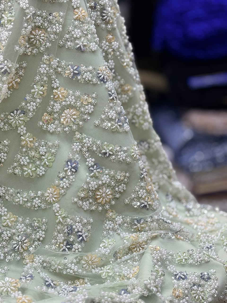 كيبور مشغول بكرستال 💎وقصب 🫧🫧
تصميم عصريه ممزوج بين الرقي والفخامه مع بصمات فاخره من القصب والألوان مريحه للعين وتجذب كل الناس 
#اقمشه_زيد_الشيباني_مشروع_مصداقيه_واضحه 
سعر المتر 20 ألف 
للحجز الاستفسار مراسله الصفحه او 
***********                           _                ***********
