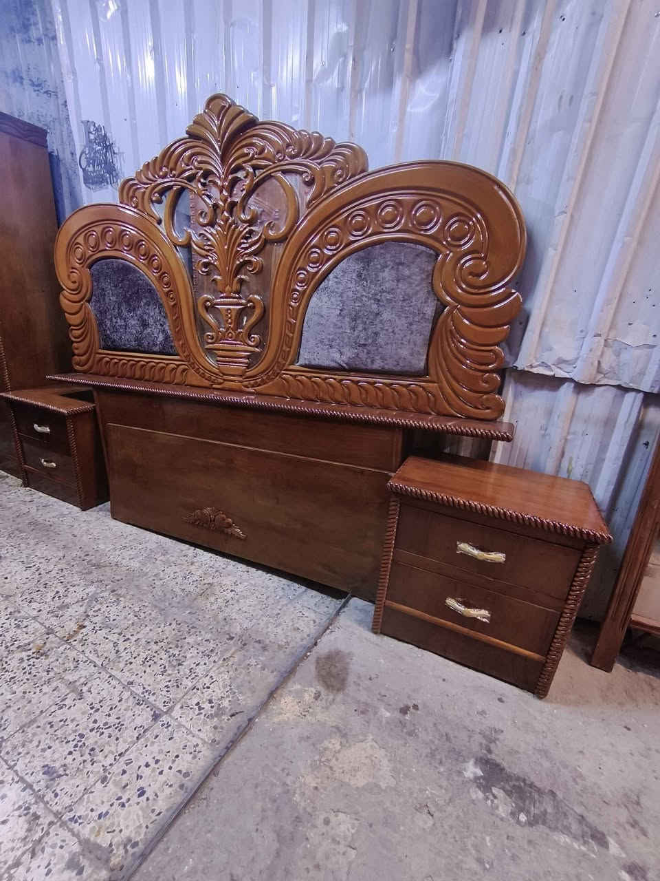 سلام عليكم 
غرفه نوم مستعمل صاج عراقي داخل وخارج 
4ملم داخل وخارج 
غرف حلوه ونظيفه نظافه 65%
مكان بغداد حي الاعلام شارع قطر الندى مجال مدرسه رفيده معرض يوسف الخفاجي 
الاستفسار على رقم *********** بغداد, العراق
