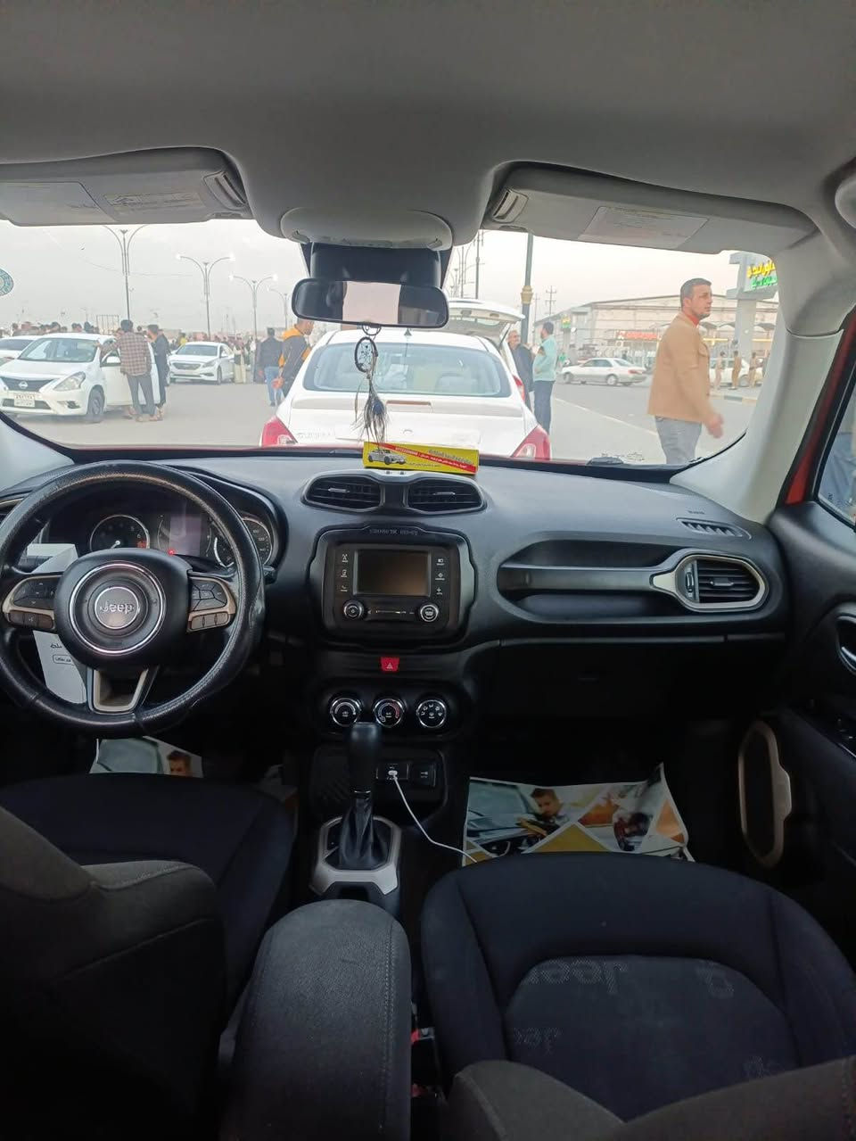 السلام عليكم جيب رنكيد موديل 2017
السيارة بيه جاملغ الخلفي ضربه خفيفه ب امريكا وبيه بارد بلعراق والباقي كله كفاله العنوان البصره
*********** السعر 120
وبيه مجال البصرة, العراق
