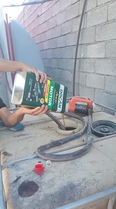 أصحاب المولدات: رداءة الكاز تدفعنا إلى خلطه بالزيت لتحسين كفاءته


**إذا كنت صاحب هذا الإعلان وتريد حذفه لأي سبب، رجاءا أرسل رسالة إلى الدعم الفني**