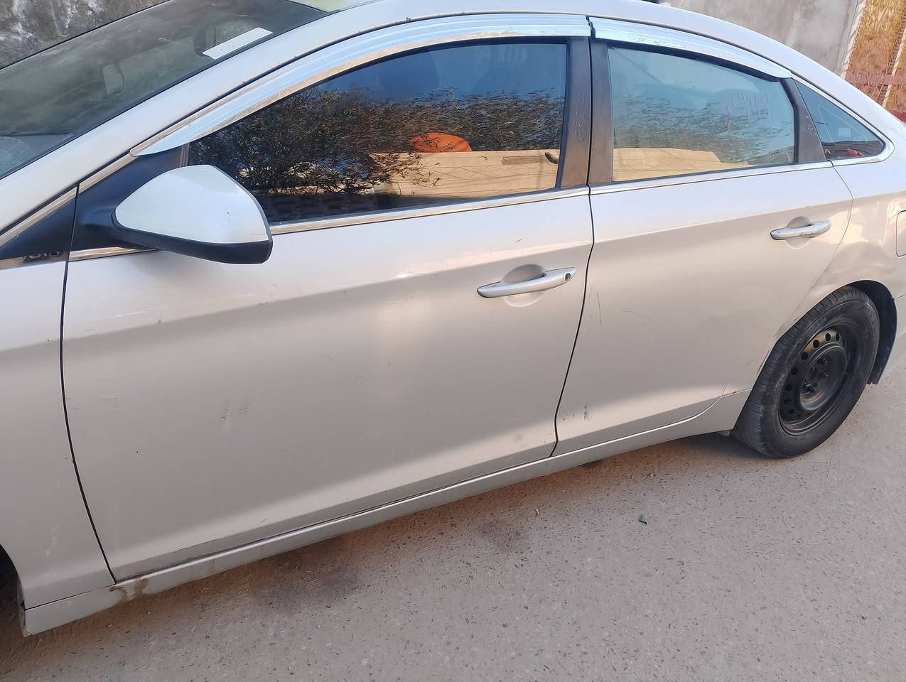 سونات موديل 2015 مكينه وكير مكفولت حداد مكفول مكفول من لكلب ولجفي ول صبغ بيها ضرب  جاملق أو بنيد مكانها بصره رقم انكليزي مكانها بصره سعر قفل 83.   ***********
