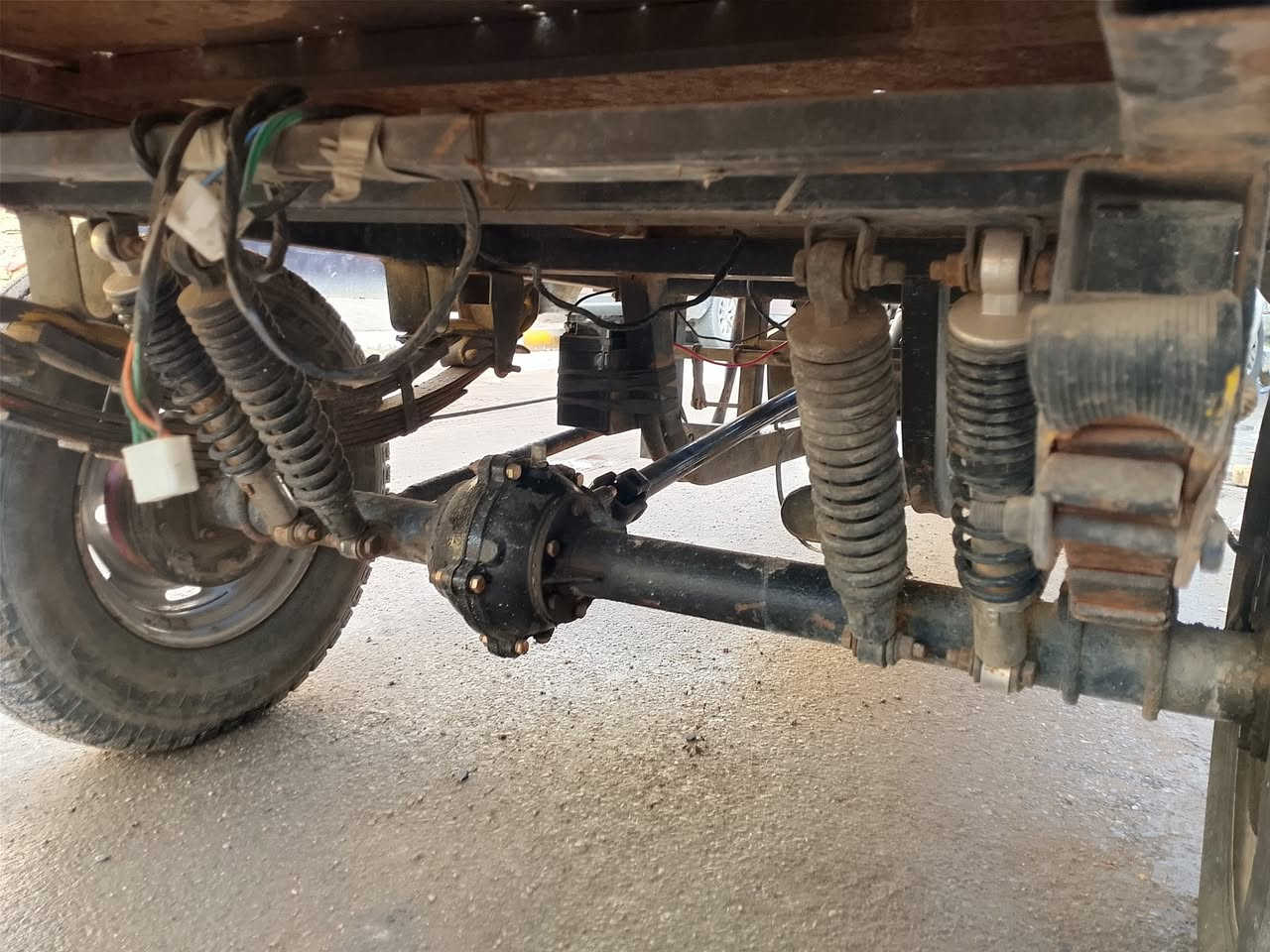 للبيع ستوت دايون اوراق اصولي هاتف *********** مكاني ناصريه مركز مكينه ما مفتوح جديده شاصيه نضيف سعر مليون و 300
