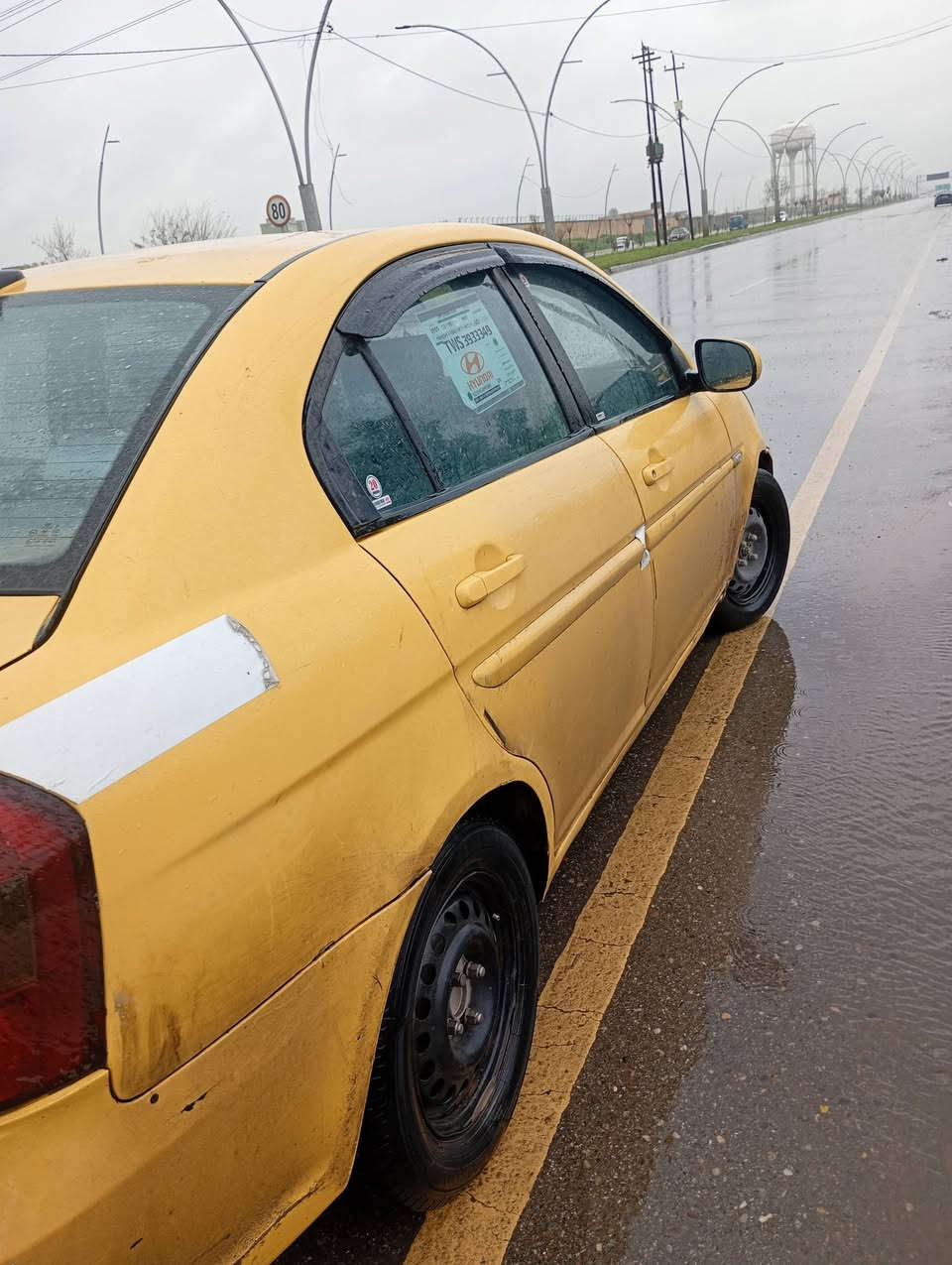 السلام عليكم للبيع سياره اكسنت موديل 2010 امريكي محرك 16 كير توماتيك كير ومكينه مال كصه قبل 5 تشهر تقريبا شادهن السياره بيها منضومة غاز مال موصل وكابون بيها رقمها ديالى دولي باسمي هيئه غرامات صفر بيها تبديل بابين وجاملق بدون دواخل او معجون السعر 85 عنواني موصل للتواصل ***********
