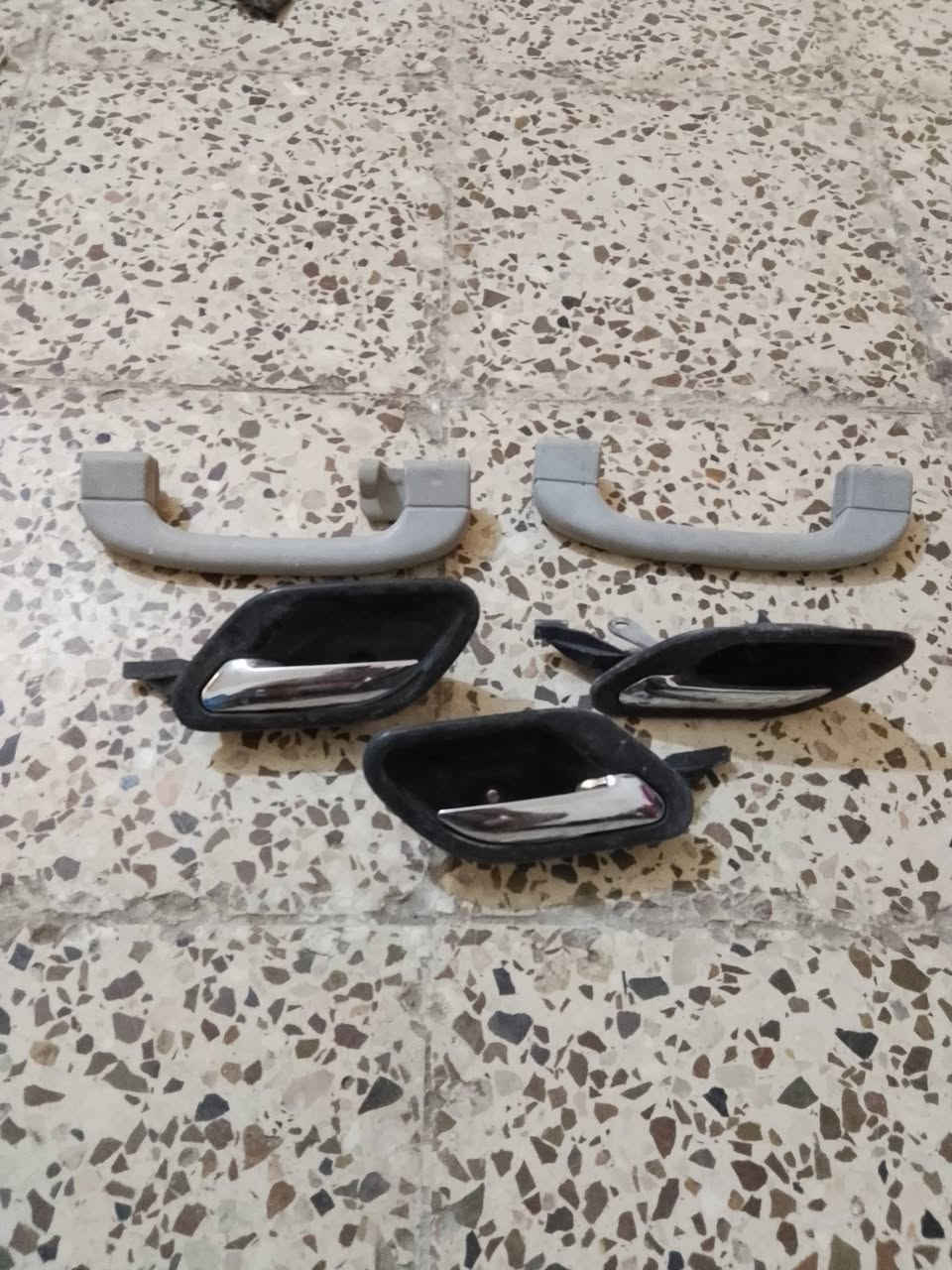 سلام عليكم رمضان كريم عليكم
غراض صقر  عضمه دشبول اسود وبيجي 
مقعد كشن خلفي 
كيجات 
دشبول خلفي
يدات بوب 
موجوده نواعم شتريد علق وبخدمتك


**إذا كنت صاحب هذا الإعلان وتريد حذفه لأي سبب، رجاءا أرسل رسالة إلى الدعم الفني**