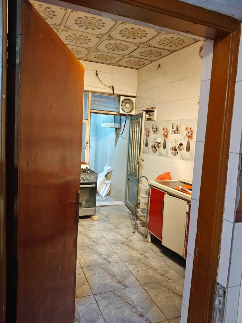 السلام عليكم
بيت للبيع في الكوفة شارع المطار الجديد مقابل باب الدخول المطار قريب على الشارع ١٠٠ متر طابقين طابوق الاساس صب السعر ٤٠ مليون وبي مجال للاستفسار ***********
