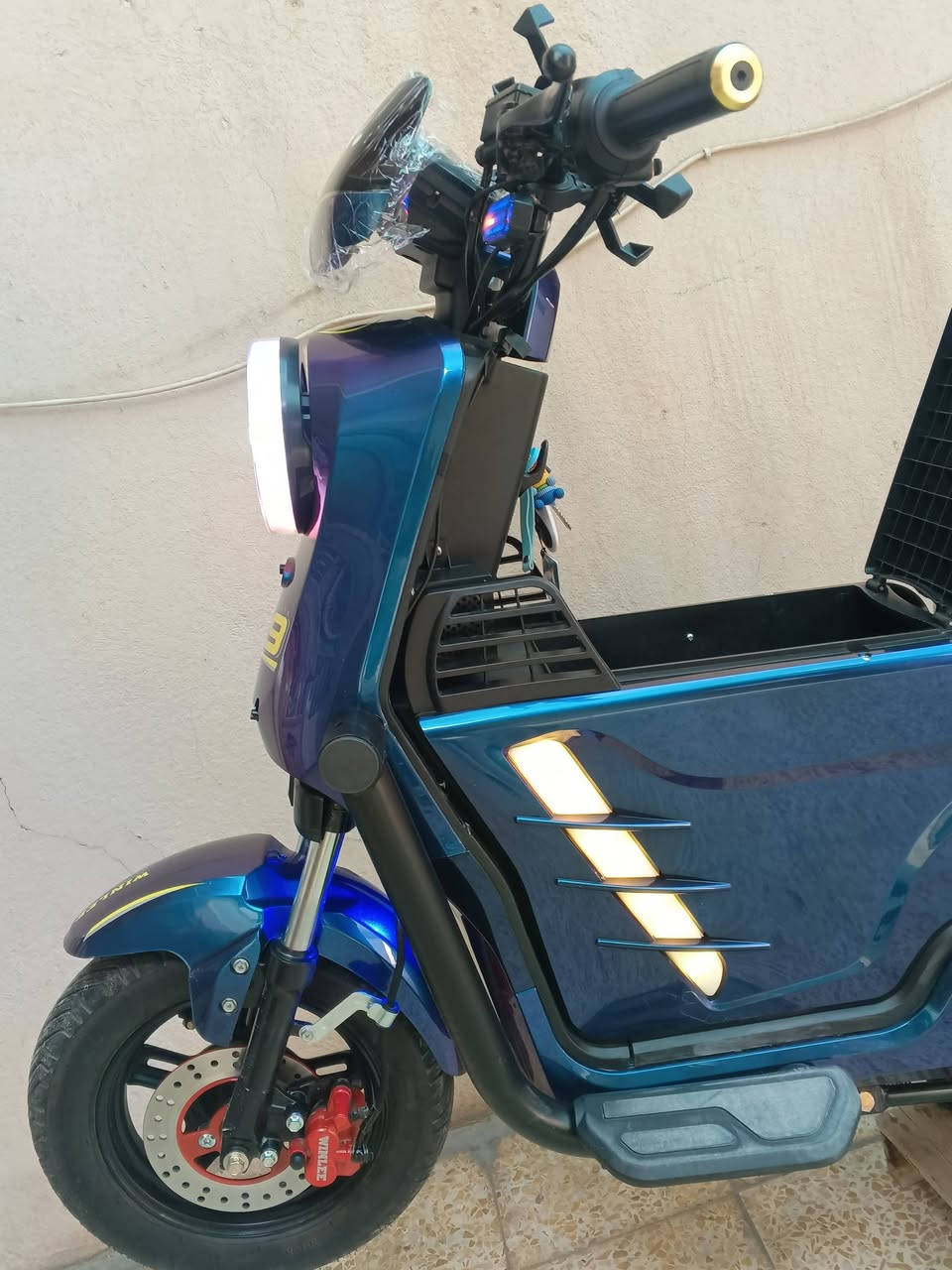 R9 مدرع خمس بطاريات ونلي 2026
+بطاريه جرافين فيتناميه2026سعره 65
الدراجه مستخدمه شهر فقط
 شرط الفحص وين متريد شرط جلخ واحد مابيها سعره 650 بي مجال
 ابو 450لاتعلق الدراجه زيرو بعده
 شرط الشاحنه ب الكارتون والبايدارات والزنجيل كله بل كارتون +سله موجوده


**إذا كنت صاحب هذا الإعلان وتريد حذفه لأي سبب، رجاءا أرسل رسالة إلى الدعم الفني**