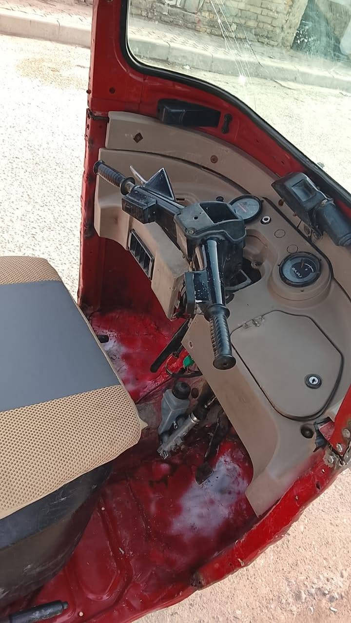 تكتك موديل 18 أوراق عماره معرض طيبه 
معمره مكينه مجفت جديد ونعمه من الله بيها نواقص قليله 
***********
