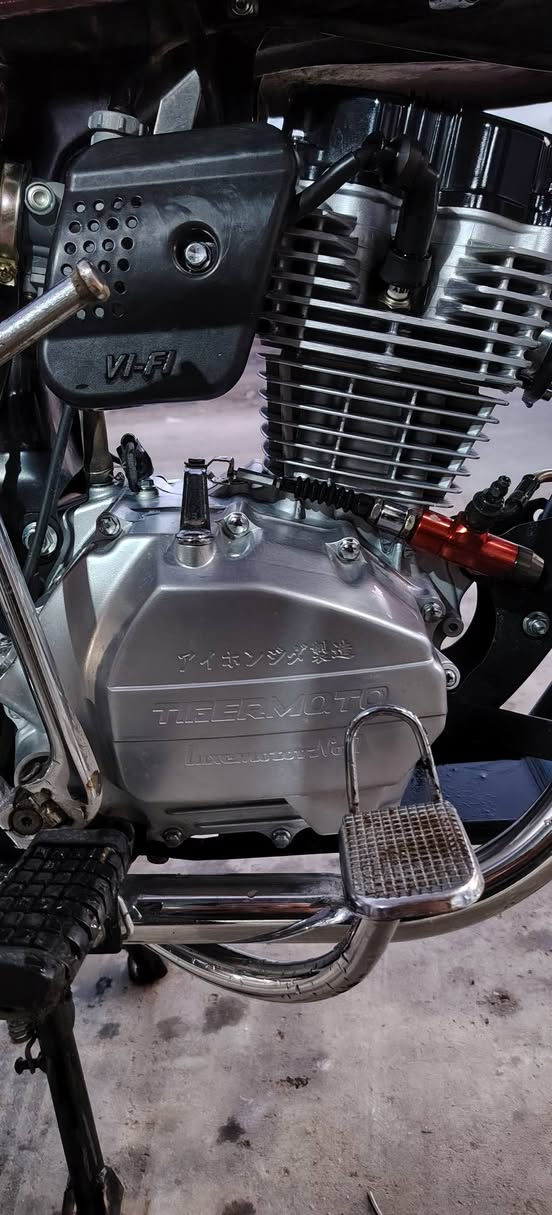 السلام عليكم
دراجه تايكر الشكل الجديد دراجه جديده بمعنى الكلمه مكفوله كفاله عامه برغي ما مبدل بيهه
كلج وبريك امامي عنابير دشبول الكتروني صالنصه كاتم الدراجه مكفوله كفاله عامه مزوده امبيثري وسماعات 
اوراق كامله مال معرض 
سعرهه ٦٧٥ مجالهه حك الجيه 
مكاني مسيب شارع النزله مقابل الاذاعه محل عمار المرشدي 
رقمي ***********
