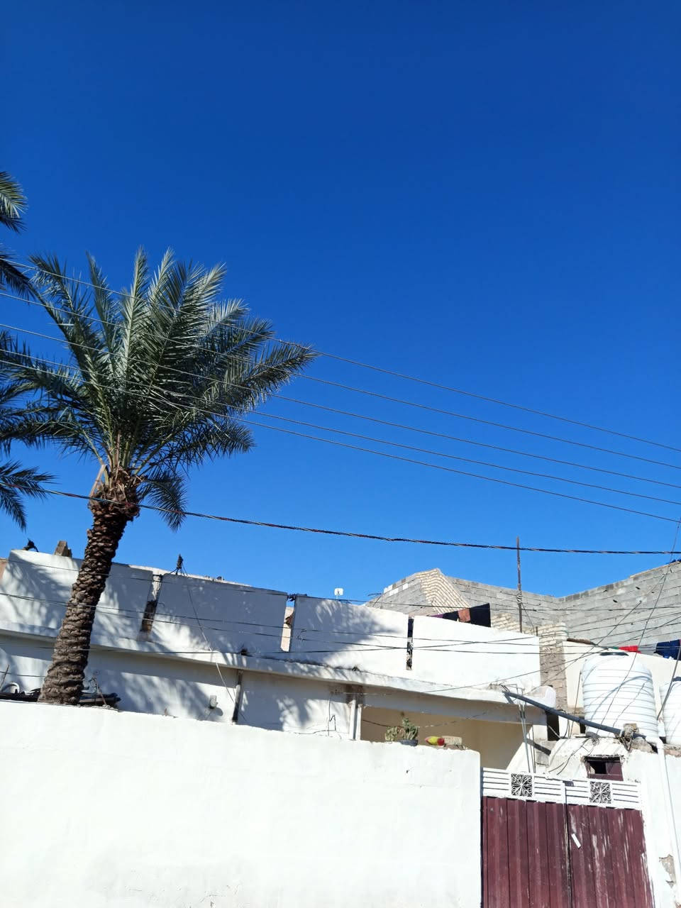 السلام عليكم بيت للبيع مساحه 200 موقع ديالى ناحية كنعان قرب المحكمه وقرب مدرسه الزبيدات بيت ملك صرف في كاف الخدمات ماء كهرباء وارصفه وتبليط
والسعر 85بي مجال ***********
