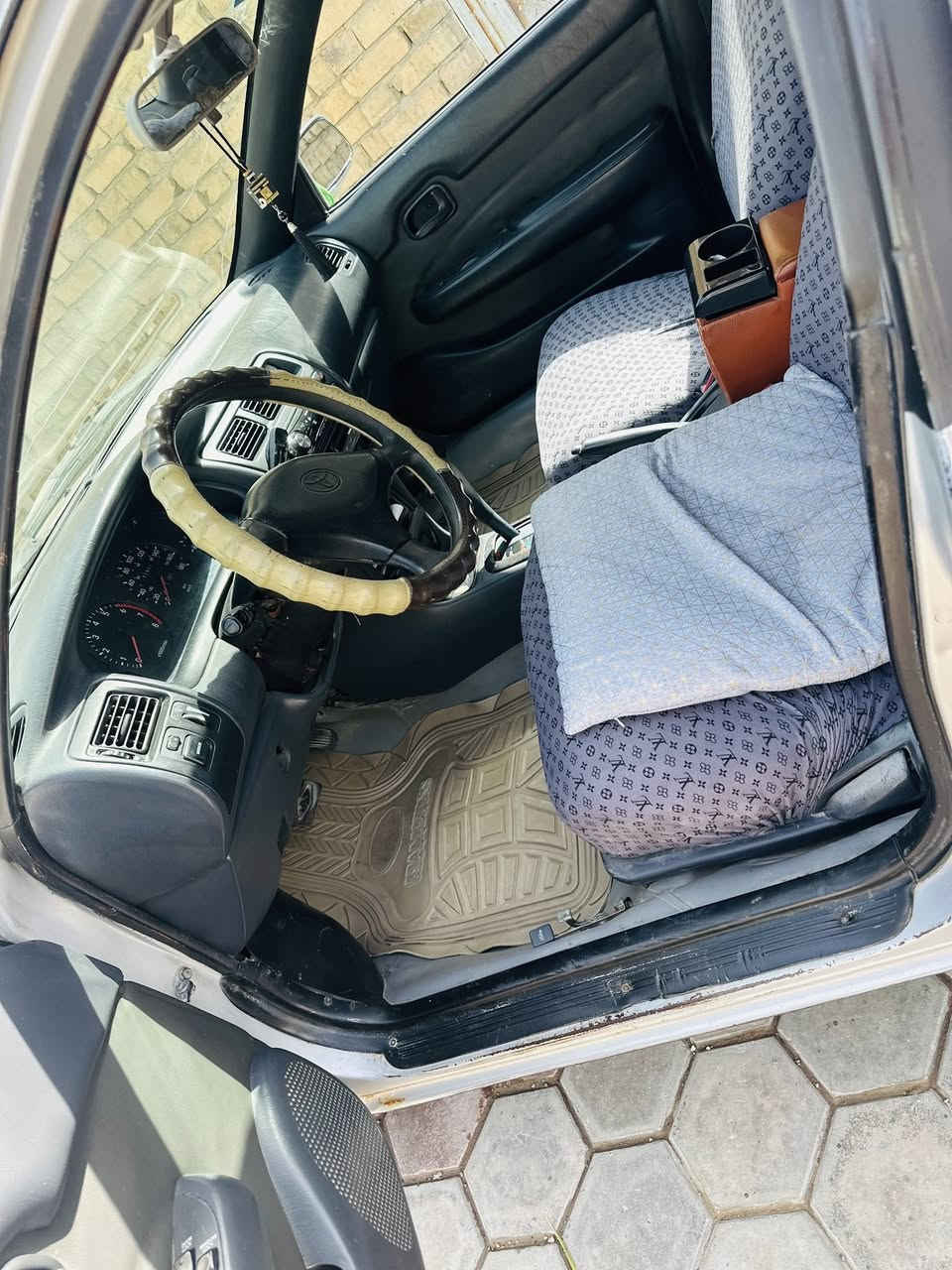 سلام عليكم كورله مديل 1994 رقم واسط محوره سياره جاهزه حداديه تخم تاير مكانه نعمانيه ترهم مراوس سعره 63 $ وبيه مجال رقم الهاتف *********** @ ***********
