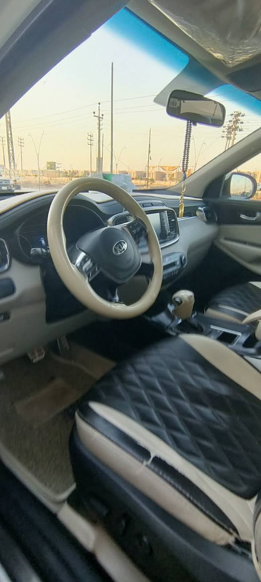 سورنتو موديل 2020
ماشيه 75
6 سلندر
بارد قليل بدون صبغ 
السعر 235 بيها مجال قليل
للتواصل ***********
