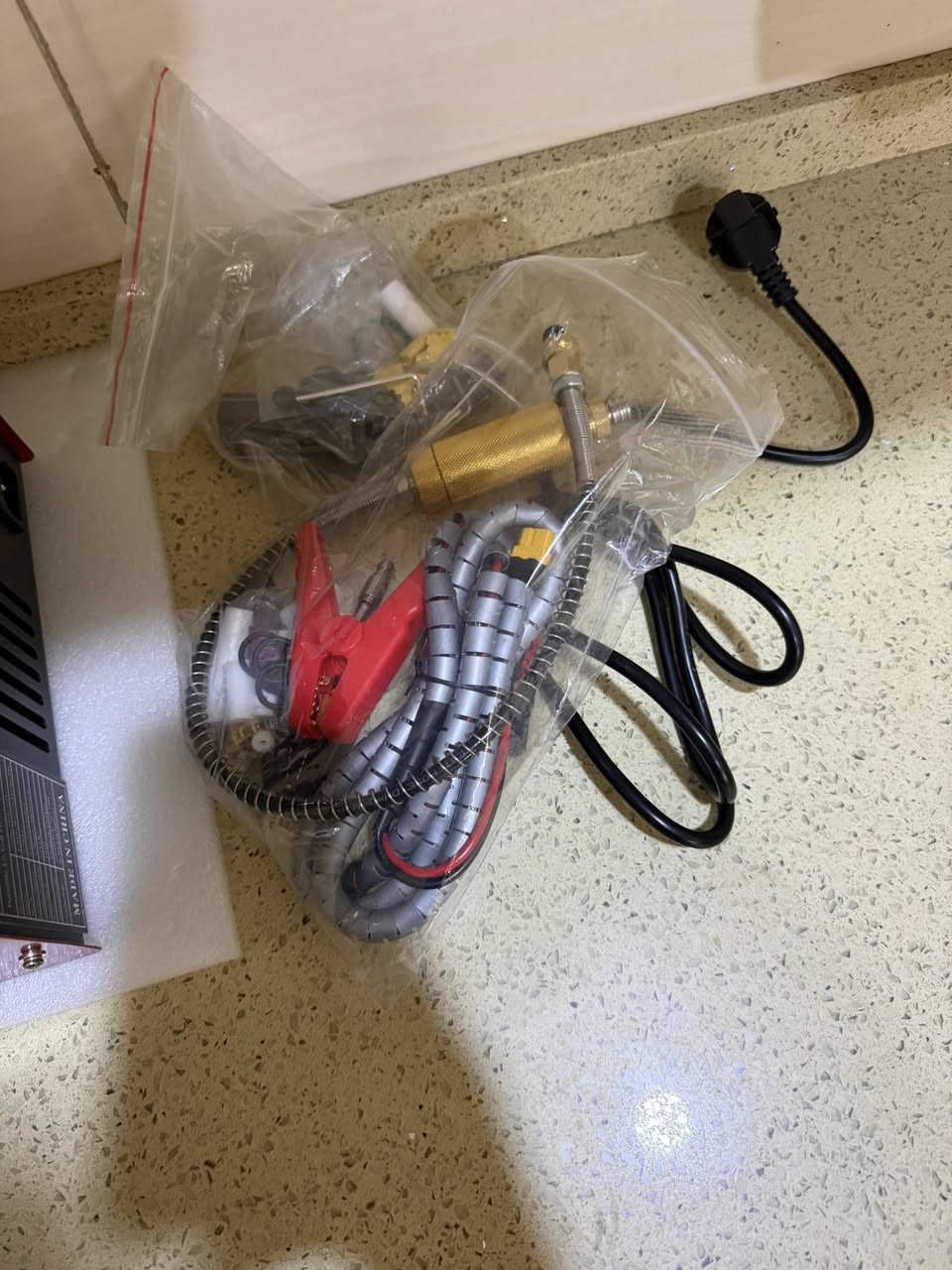 عندي p35xجديده بالبياكيت كامله مع ملحقاتهه مع كمبريسر جديد مستخدم ٣مرات مكان بغداد ***********
