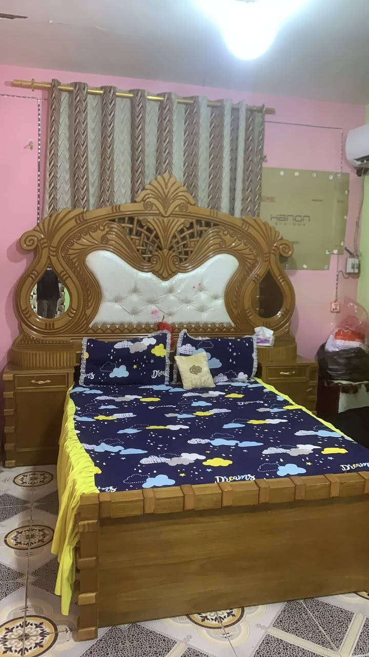 السلام عليكم غرفة نوم أربع قطع نظيفه كلش نجارة النجف كنتور طابقين هوه وزاويه ابو ال ٦ صبغ جديد للبيع مكان ناصريه مركز السعر خاص ***********
