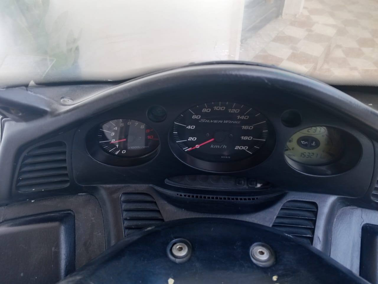 السلام عليكم للبيع سلفر ونج حجم ٦٠٠ سسي دراجه جديده حيل شلعه ومعدل العنوان واسط السعر ١٦ وبيها مجال ***********
