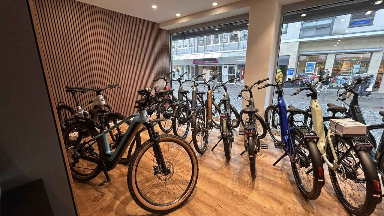 ‏سلام عليكم افتتاح محل صاحبي في ألمانيا تقريبا أكثر أنواع الدرجاتو الماركات العالمية جديد وا مستخدم 🇪🇺🇩🇪￼


**إذا كنت صاحب هذا الإعلان وتريد حذفه لأي سبب، رجاءا أرسل رسالة إلى الدعم الفني**