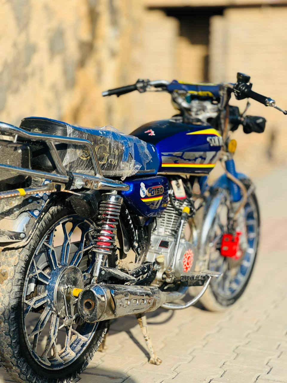 سلام عليكم دراجه سيفان خمسه كير2024دراجه نضيفه شوفت عينك نشاط يشك لكاع محرك كير كله شرط سعر750وبي مجال مكاني بيجي***********
