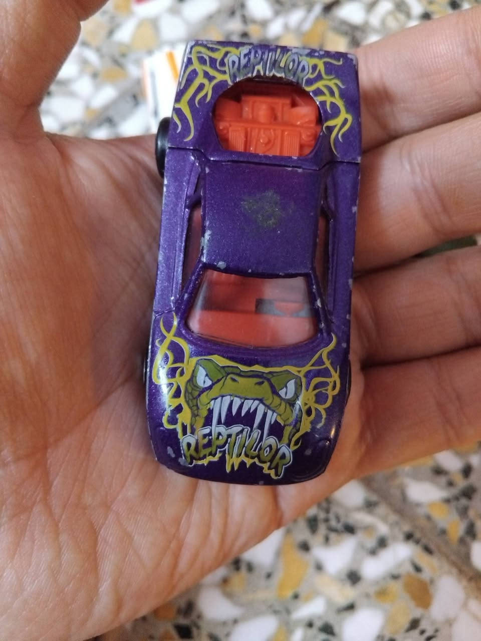 مجموعه سيارات مرتبه ماركات تلاثه ماجوريت و البقيه هوت ويلز موضحات بالصور سعر القطعه الوحده 1500 دينار سعرهن شلعه 8 الف
توصيل موجود 
تواصل خاص


**إذا كنت صاحب هذا الإعلان وتريد حذفه لأي سبب، رجاءا أرسل رسالة إلى الدعم الفني**