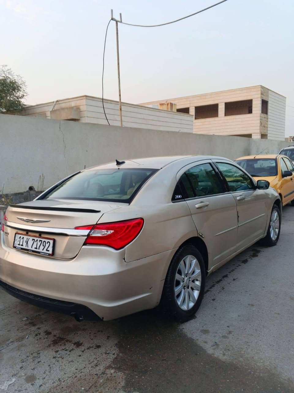 السلام عليكم c200 موديل 2013
رقم بغداد انكليزي بسمي مشروع وطني 
محرك 2400
تخم تاير جديد
حداديه 90‎%‎‎
گير ومحرك كفاله
تبريد ثلج
السياره مابيه كل نقص
حادثها خلفي ضربتها بالجنطه حادث بسيط من امريكا
بيها ٣ قطع صبغ المكان المحموديه رقم الهاتف *********** بي واتساب
