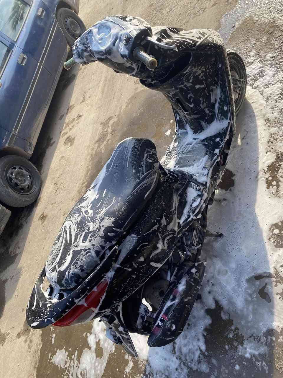 سلام عليكم بريز نضيفة محرك مال رمبة بعدة بجيس الدراجة خير من الله عليهة محرك جديد شلعا معدل مفول كهربائي كلة شغال بريكات بل مكان ثنينهن كيجات يشتغلن ولكشر كدامك السعر 800 وبيهة مجال *********** واتساب فقط مكاني جسر المثنى بغداد
