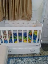 كاروك طفل للبيع ينام بيه طفل من حديث ولاده إلى ٥سنوات هزاز وسرير مع دو...