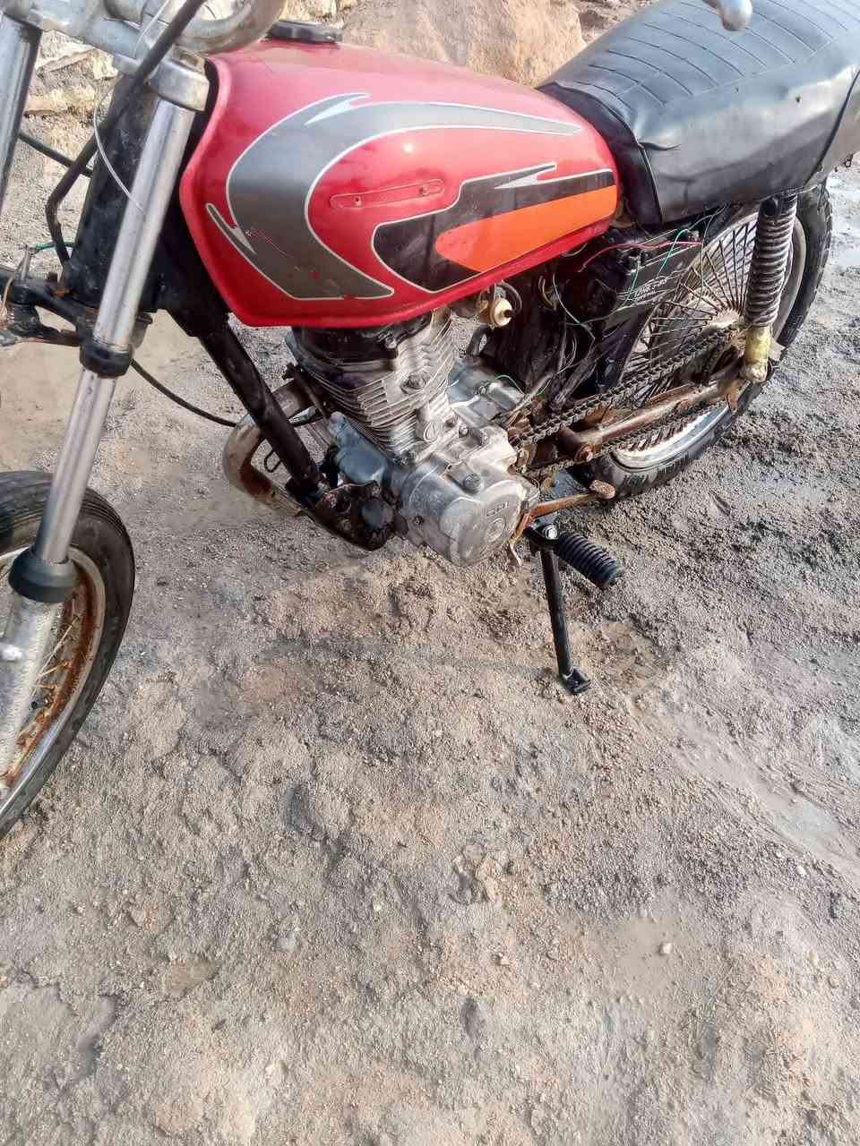 دراجه نامه كلك للبيع السعر250 وليها مجال 
***********
