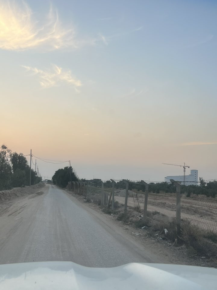 سلام عليكم ارض زراعيه للبيع 
المساحه 11 دونم متوفر كافت الخدمات 
العنوان طريق كربلاء نجف ام نجعه عمود 301
استفسار اكثر  ‭0783 885 1910‬
