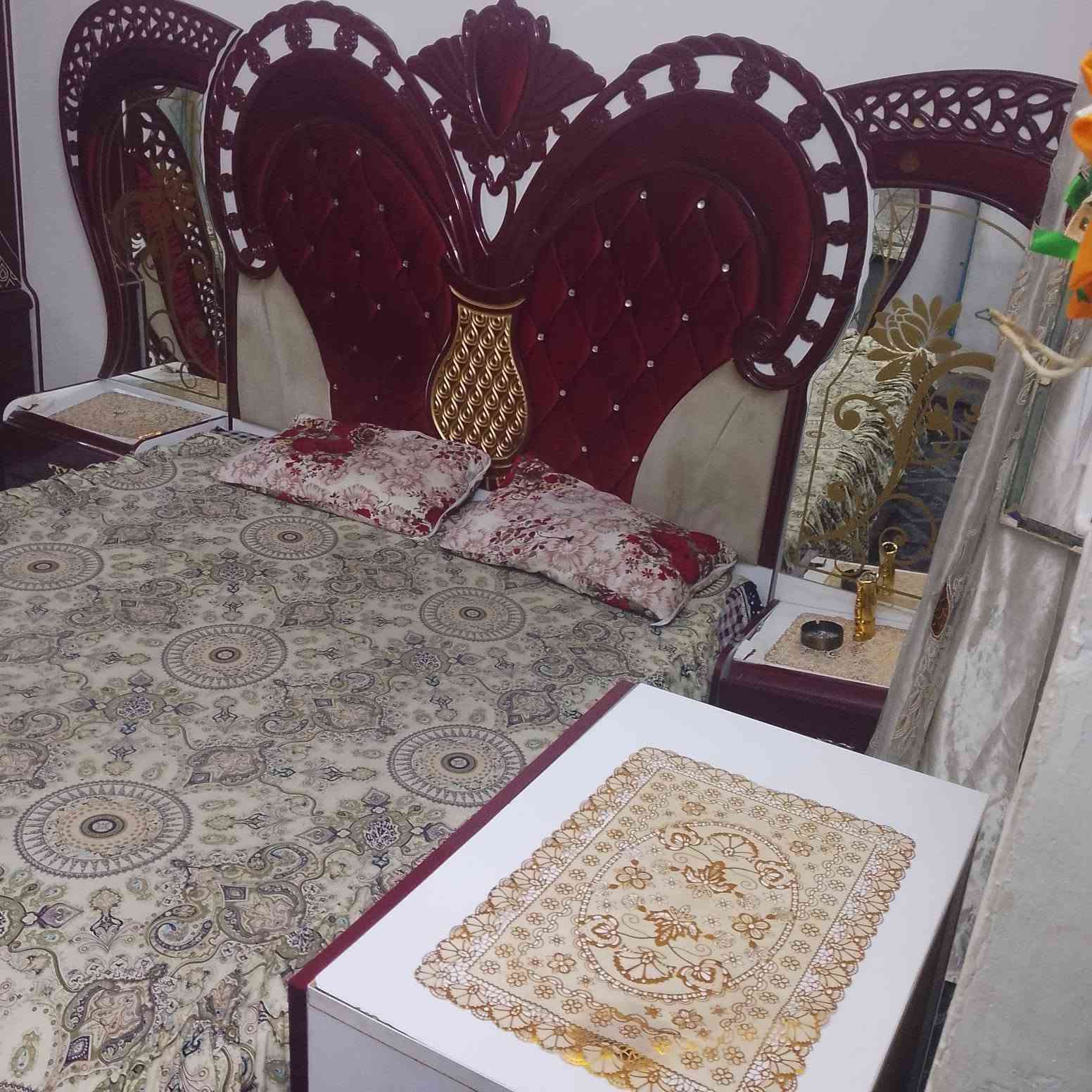 السلام عليكم غرفه تركيه للبيع ضخمه مفصلهة اب مليون الله شاهد بيهة ضرر بصيط واضح بالفيديو المكان بغداد الحسينيه مال راجديه السعر350وبيهة مجال بصيط (***********)
