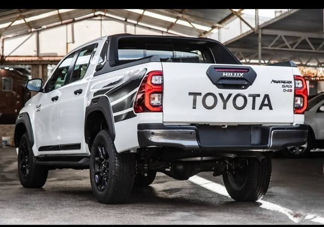 #هايلوكس_ادفشر_عبد_الطيف_2024 مششى قليل{ شبه زيرو} 
#دفعة 8000 والباقي اقساط شهريه
​محرك البنزين (V6)
​ناقل الحركة: أوتوماتيكي بـ 6 سرعات.
​نظام الدفع: رباعي (4x4) مع دبل ثقيل وخفيف وقفل دفرنش (Diff-Lock).
​محرك الديزل (Turbo):
​نظام الدفع: رباعي (4x4).
​الجنوط: ألمنيوم مقاس 18 إنش 
​النظام الصوتي: 6 سماعات.
​كاميرات: نظام الرؤية المحيطية (4 كاميرات 

#للاستفسار 0792730033


**إذا كنت صاحب هذا الإعلان وتريد حذفه لأي سبب، رجاءا أرسل رسالة إلى الدعم الفني**