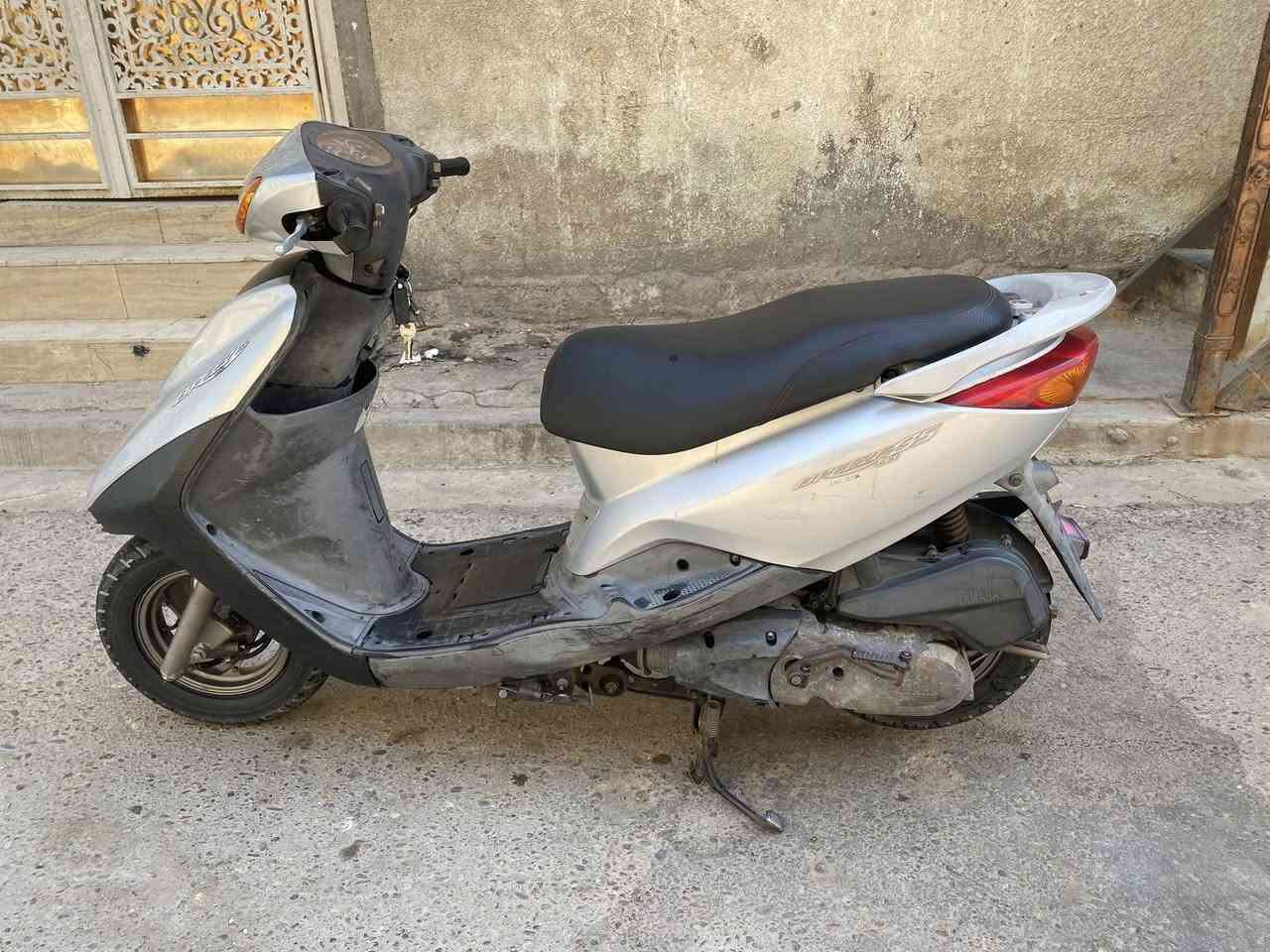 السلام عليكم للبيع دراجه بريز حديث لايت عالي الدراجه مال رمبه على ايدي نزلتهه الدراجه مكفوله مكينه مامفوتحه الدراجه مامتعوبه الدراجه خير من الله مكان المشتل السعر 800 وبيهه مجال الاستفسار ***********
