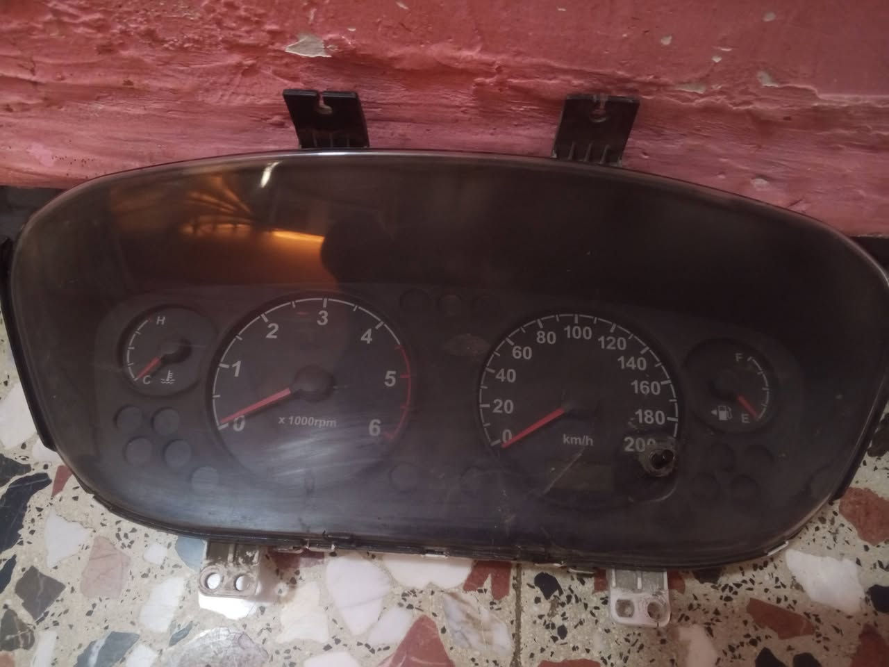 سلام عليكم غراض للبيع ساعات ع فحص مال مسكر وصاجيه هم ع فحص ودرع جديد مامشدود مكاني بغداد ***********
