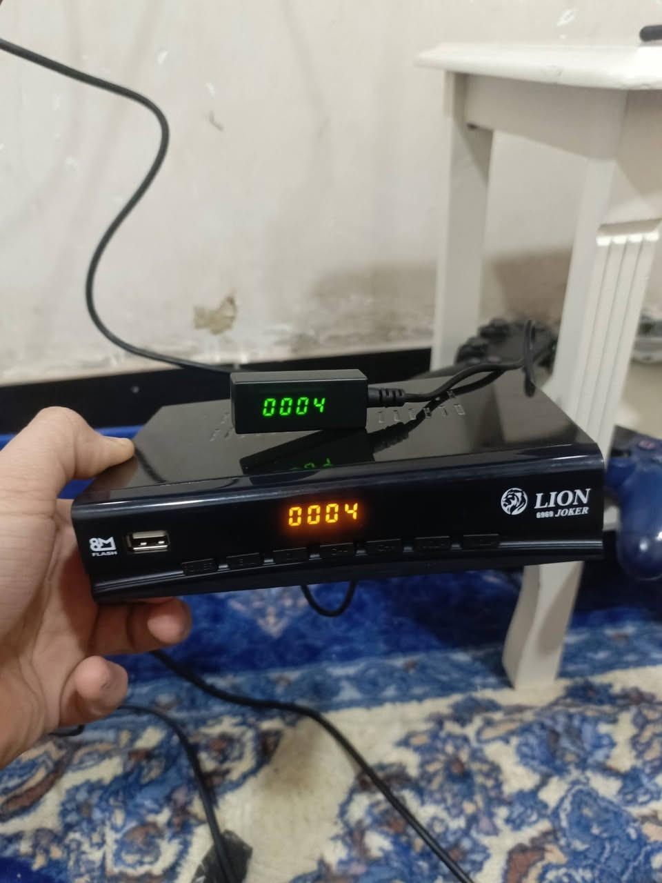 ستلايت ليون يشغل مشفر على لنت نايسات  يدعم لكارت همين جهاز مرتب كامل ملحقات  اخذتا قبل سبوع ب20 الف ما حتاجيتا عندي نجوم الرابعه سعرا 10 قفل ليريدا خل يراسلني وتساب  *********** مكاني ابو لخصيب حي العسكري قرب البلديه ليم المحكمه. سعرا 10
