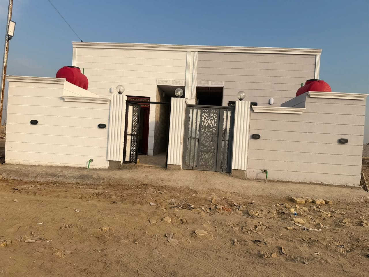 السلام عليكم
بيت. زاعي. سند 25 حي الأمين الثاني 
المساحة.  100 متر. الواجها. 5 والنزال 20 
الرقم. ***********
