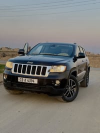 جيب موديل 2011 رقم بغداد الدولي الجديد. سياره جديده وضع شركه بدون حادث...